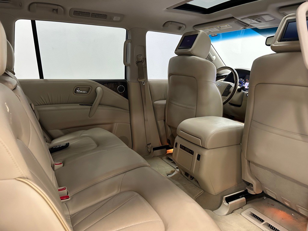 2014 INFINITI QX80 Image 42