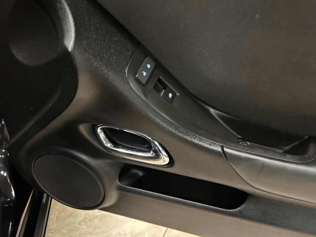2015 Chevrolet Camaro Image 23