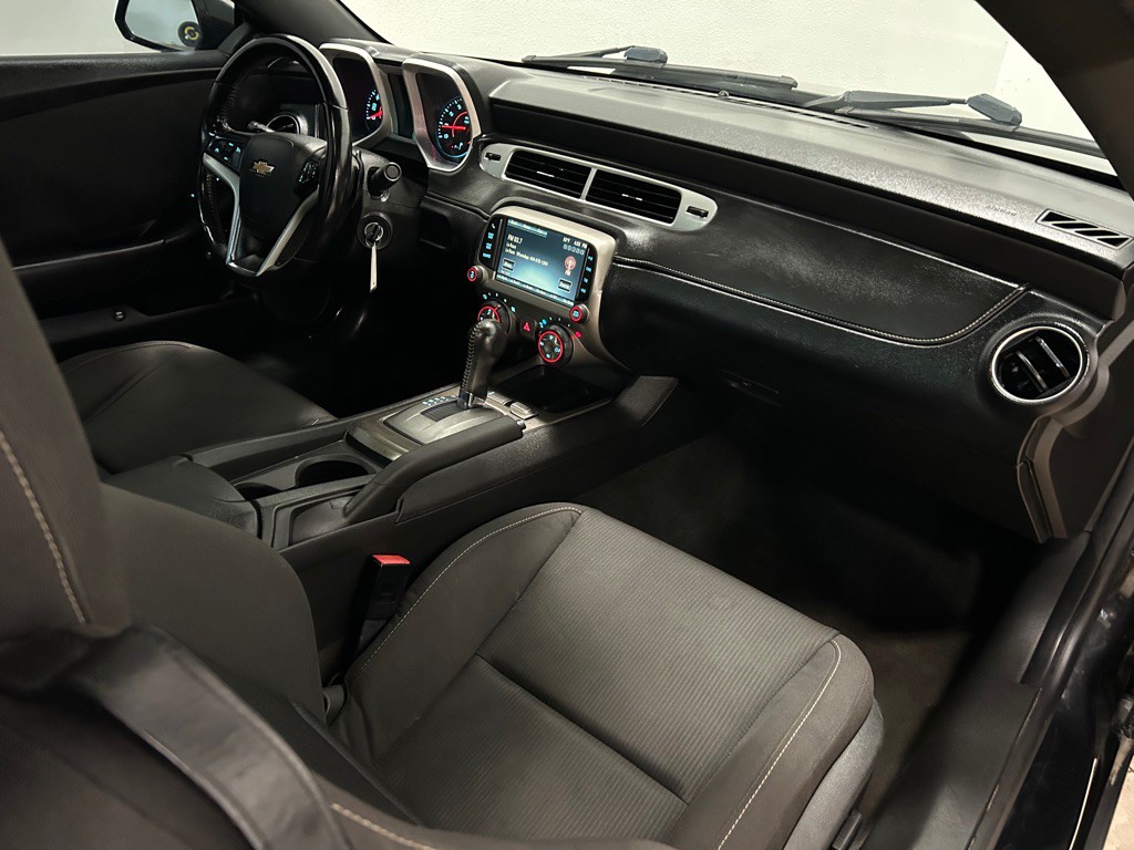 2015 Chevrolet Camaro Image 24