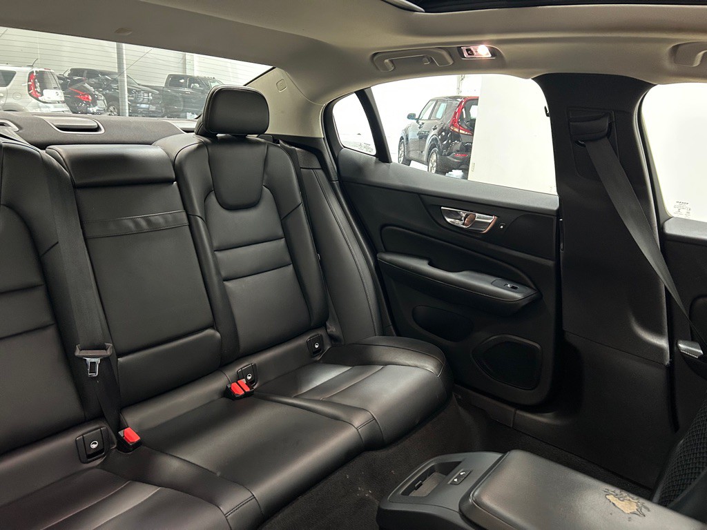 2022 Volvo S60 Image 39