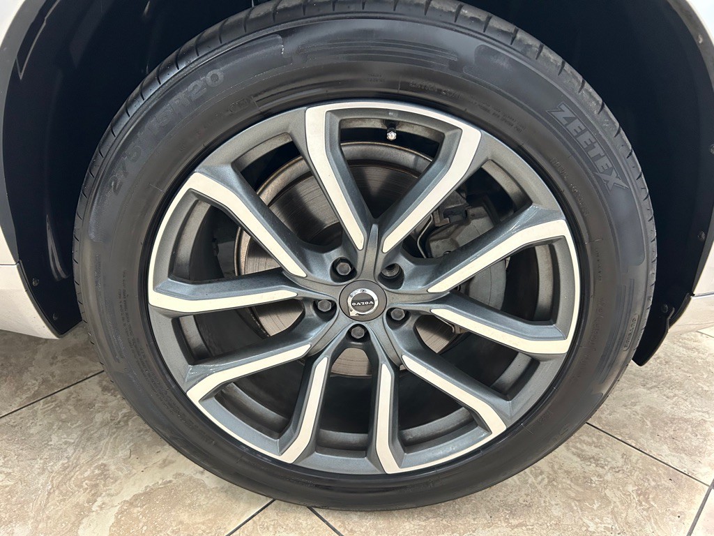 2018 Volvo XC90 Image 12