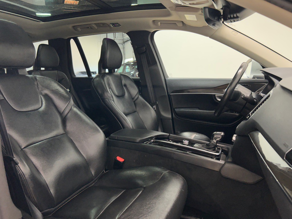 2018 Volvo XC90 Image 32