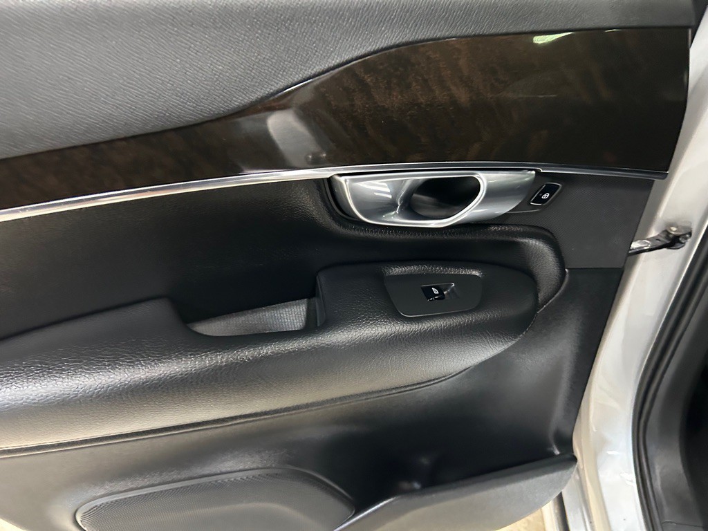2018 Volvo XC90 Image 36