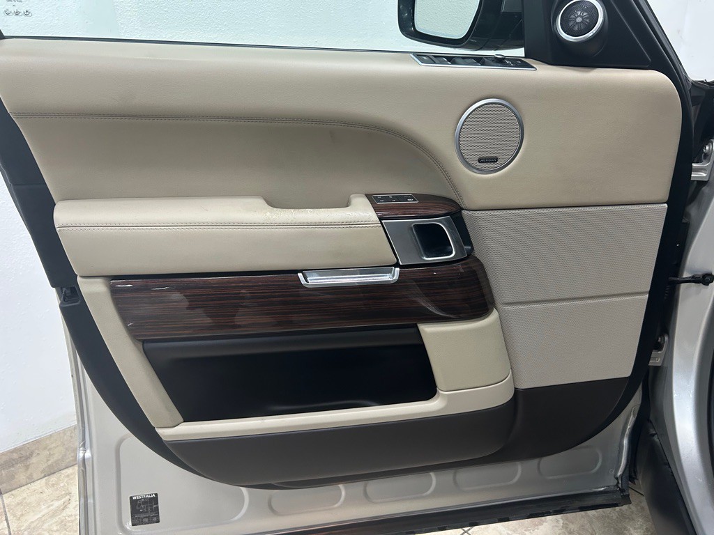 2015 Land Rover Range Rover Image 13