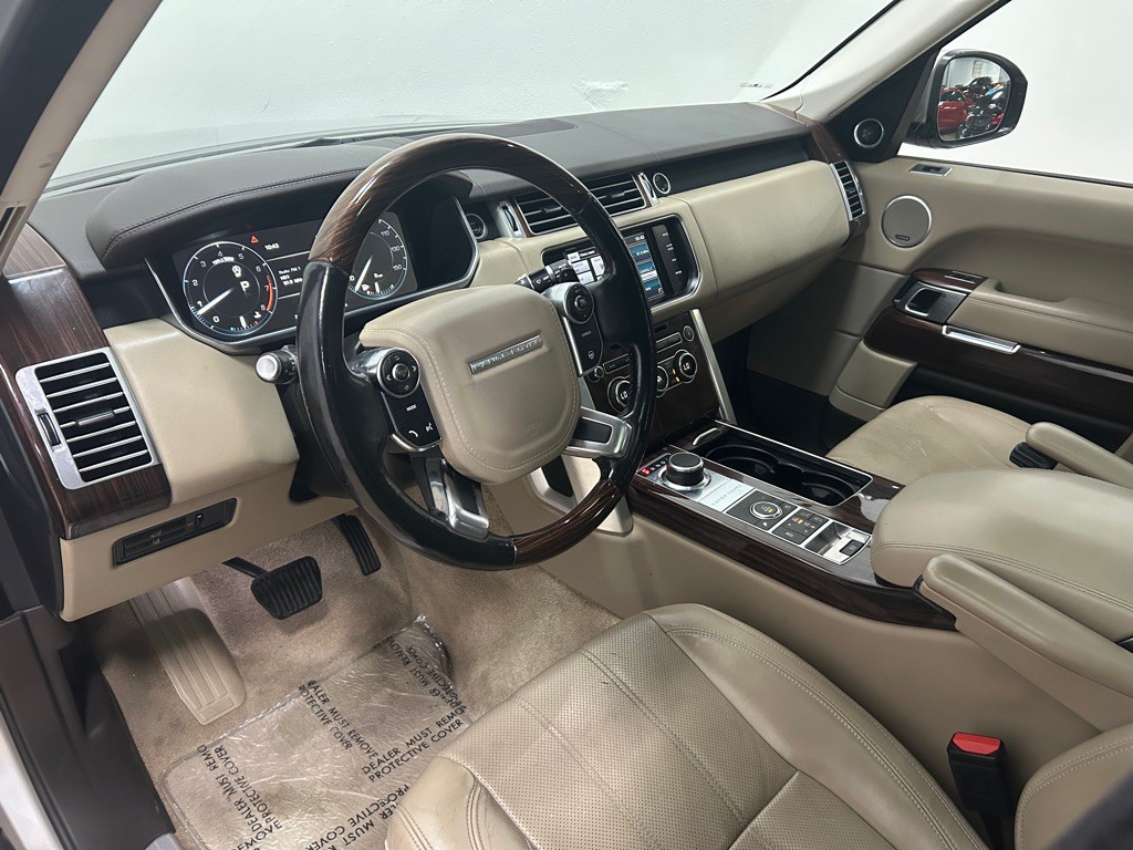 2015 Land Rover Range Rover Image 24