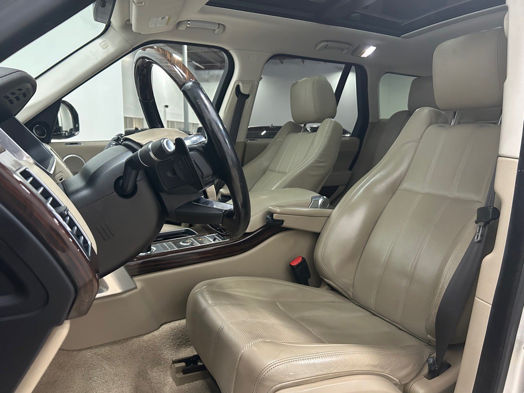 2015 Land Rover Range Rover Image 25
