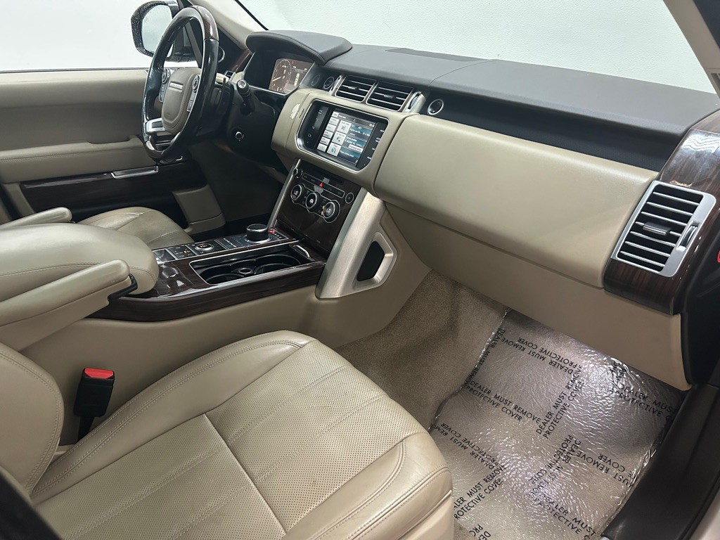 2015 Land Rover Range Rover Image 28