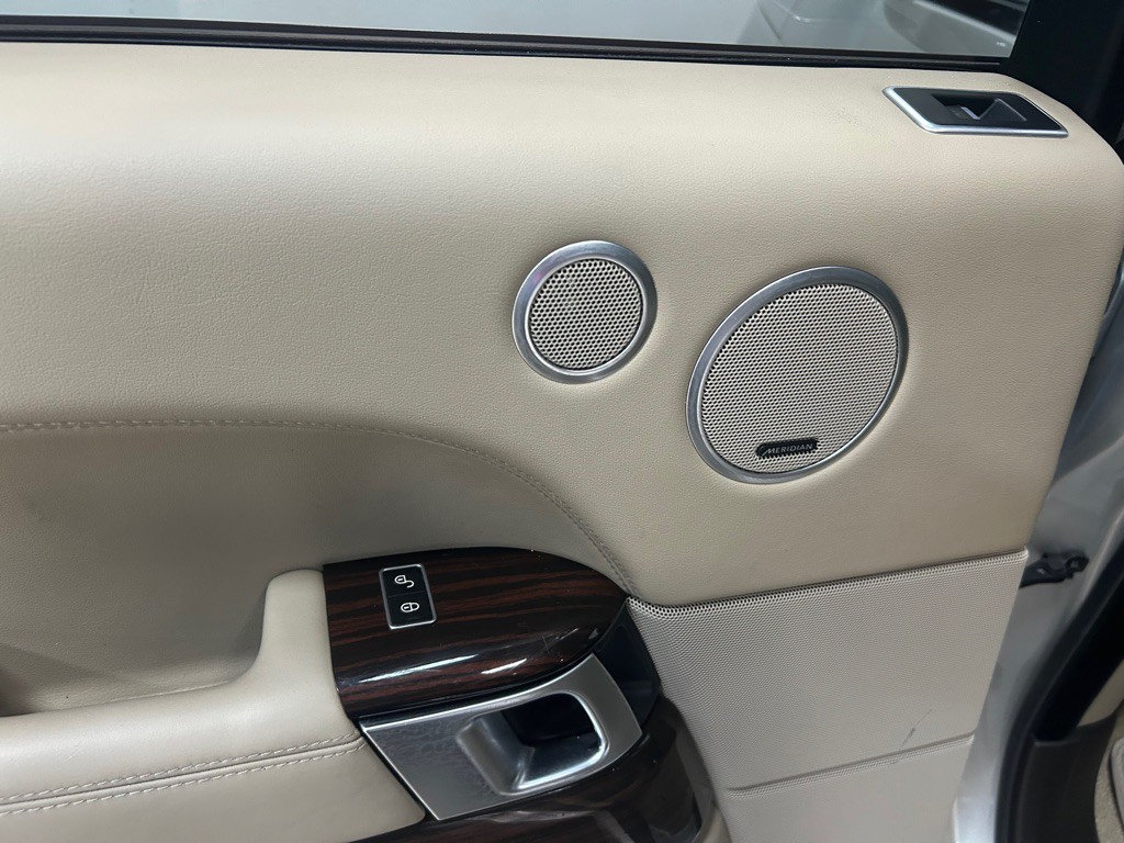 2015 Land Rover Range Rover Image 33