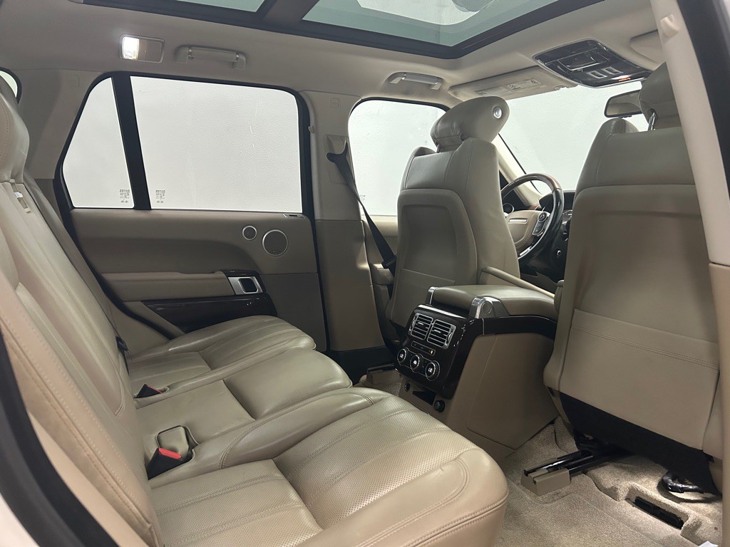 2015 Land Rover Range Rover Image 38