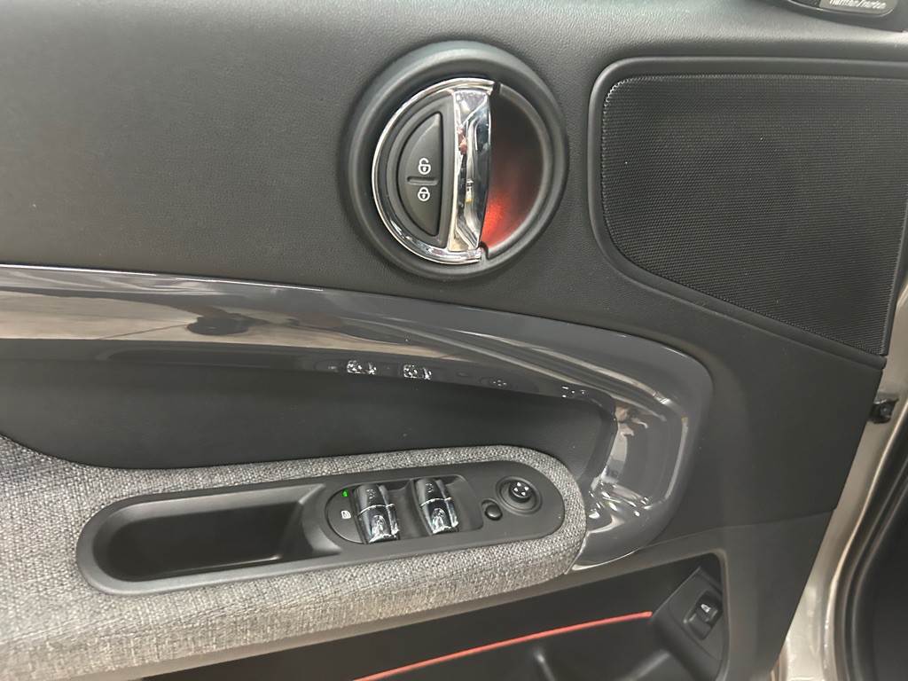 2020 MINI Countryman Image 17