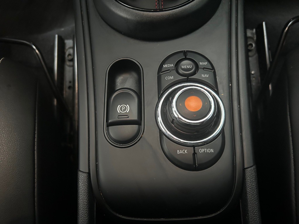 2020 MINI Countryman Image 26
