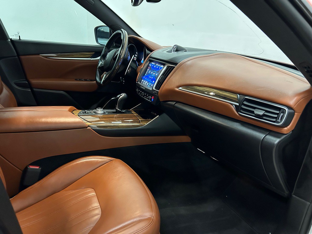 2017 Maserati Levante Image 12