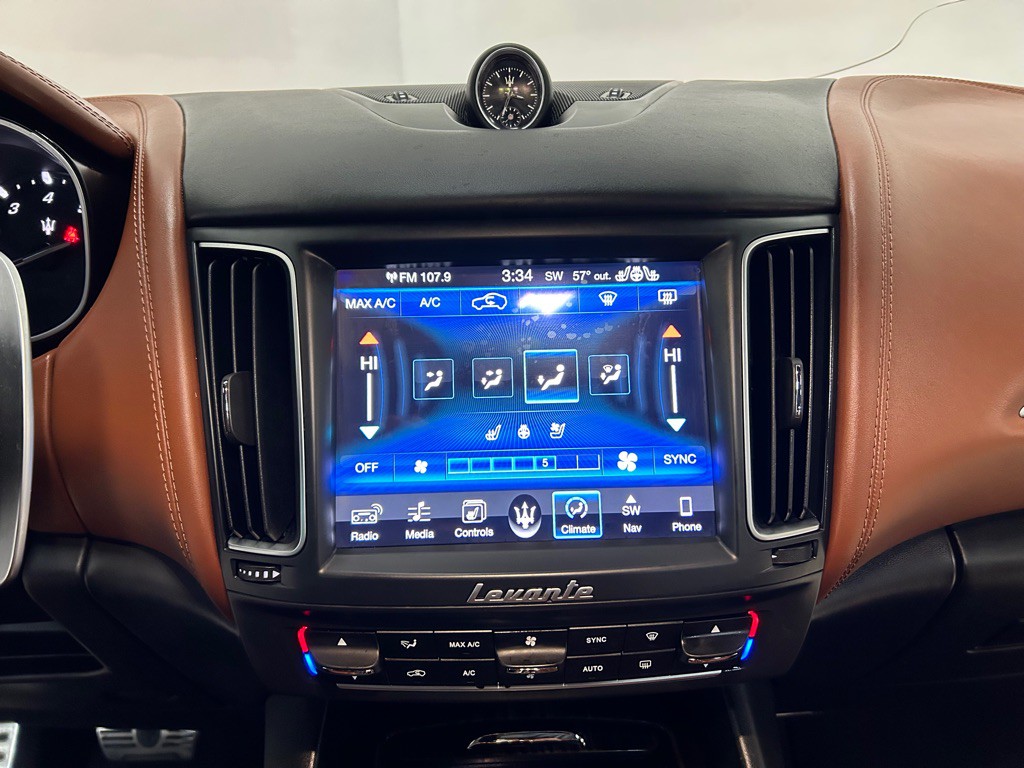 2017 Maserati Levante Image 23