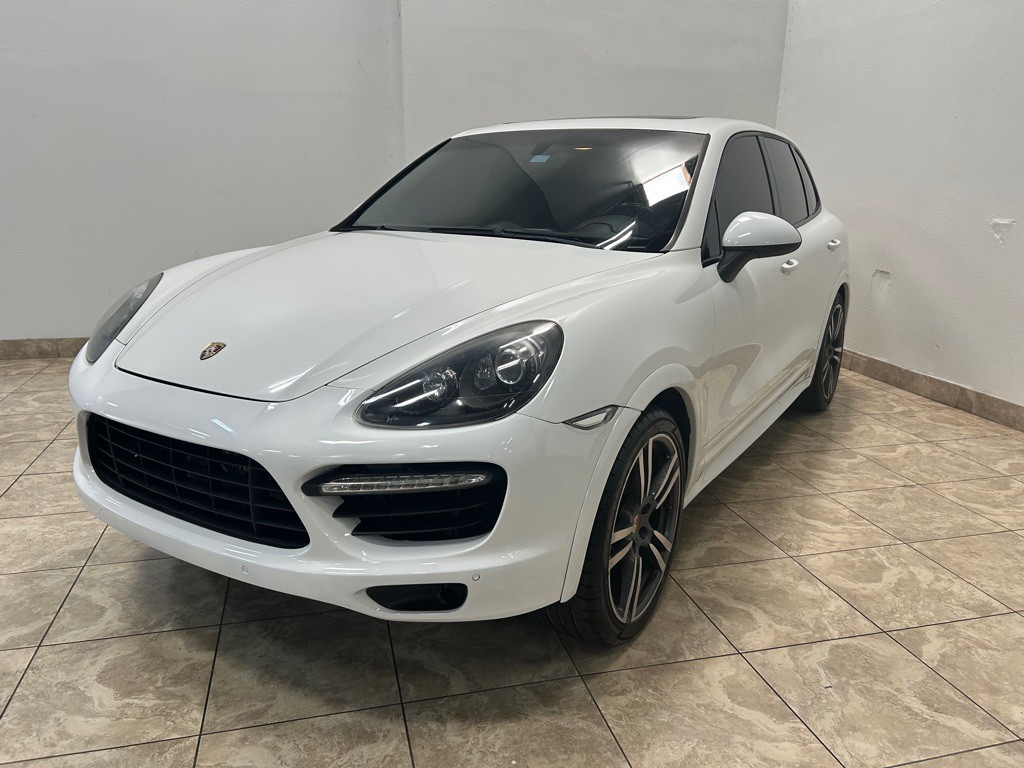 2014 Porsche Cayenne Image 1