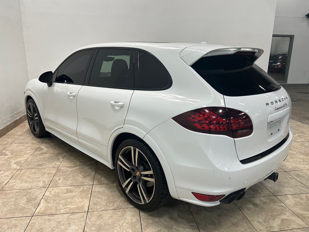 2014 Porsche Cayenne Image 9