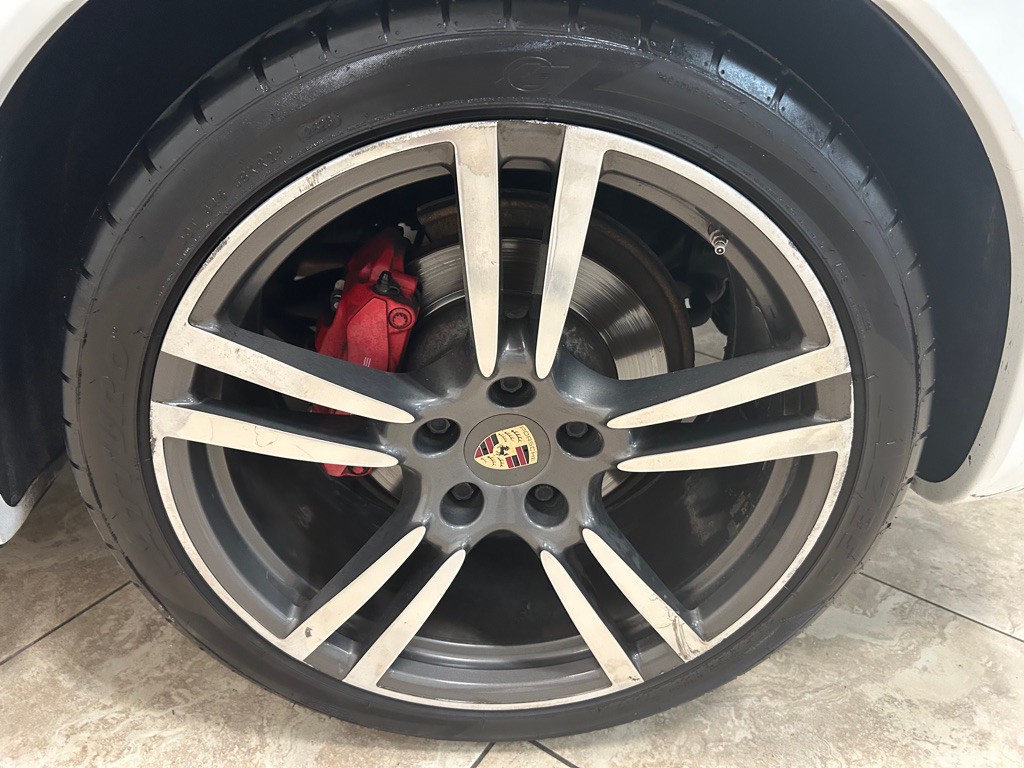 2014 Porsche Cayenne Image 13