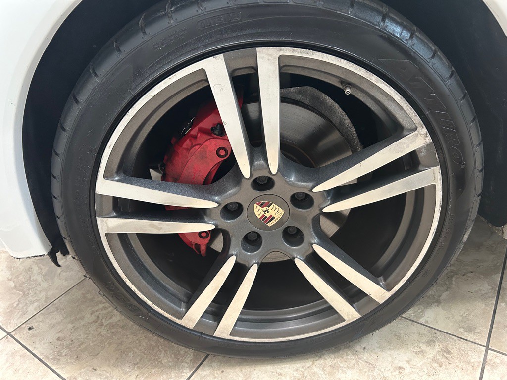 2014 Porsche Cayenne Image 14