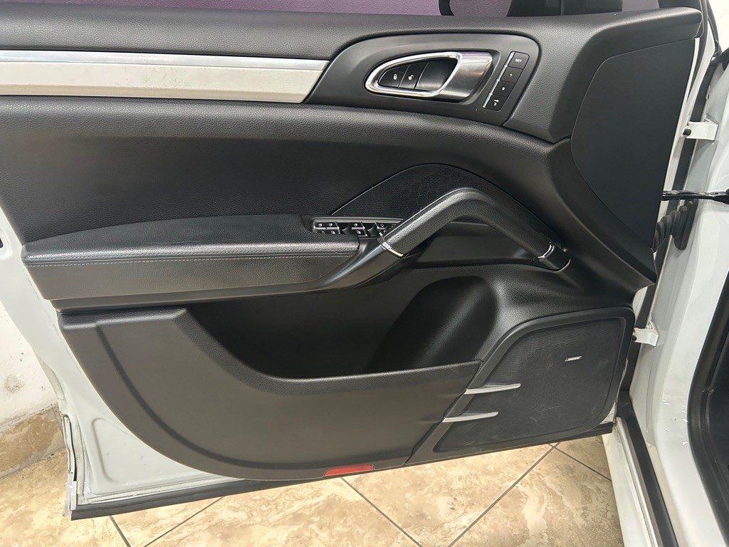 2014 Porsche Cayenne Image 15