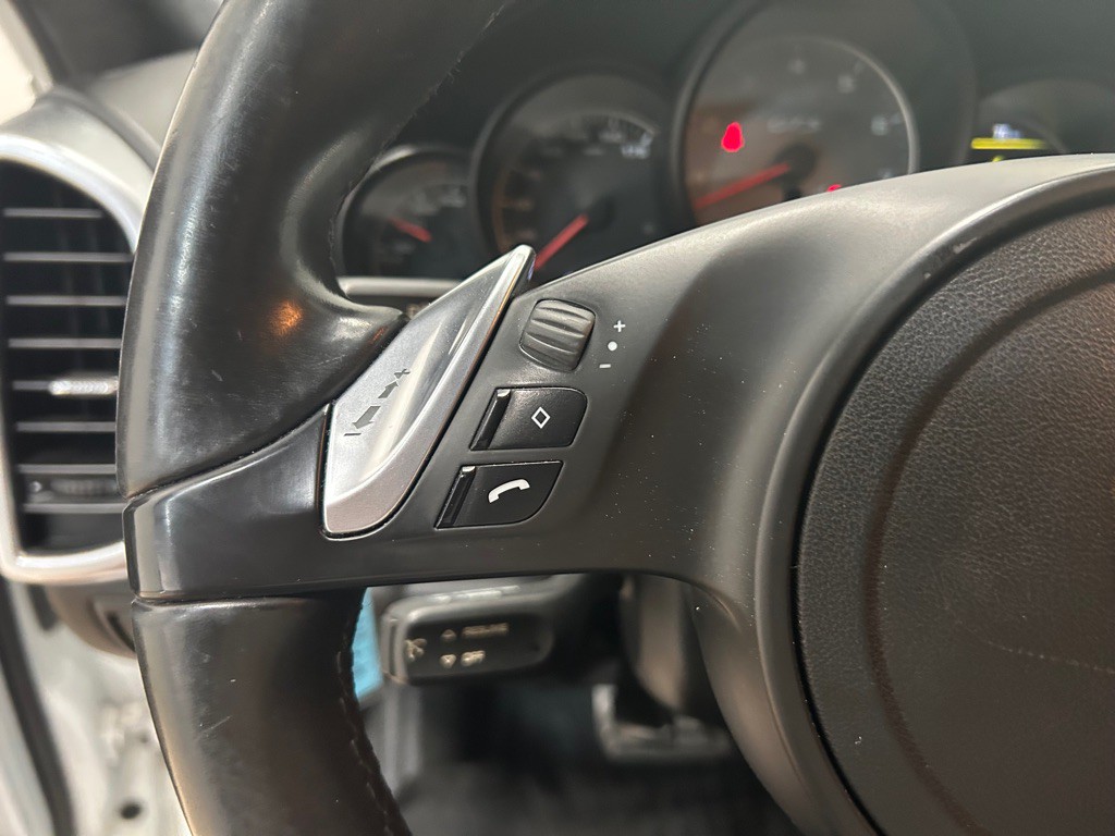 2014 Porsche Cayenne Image 21