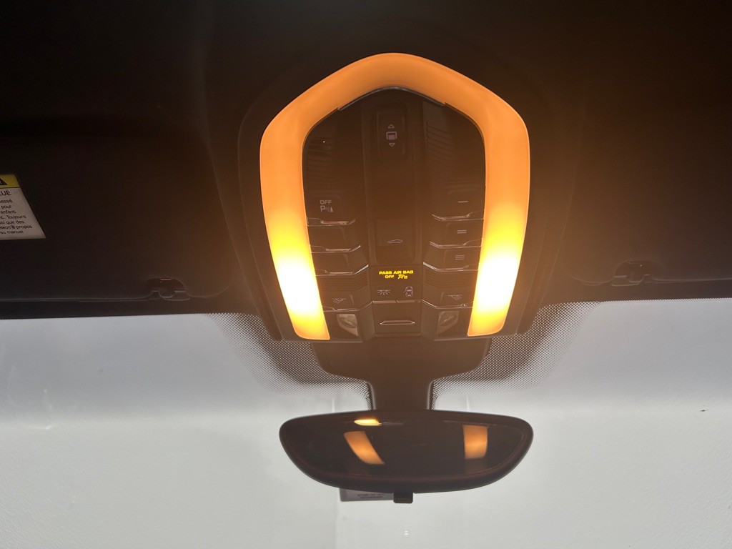 2014 Porsche Cayenne Image 24