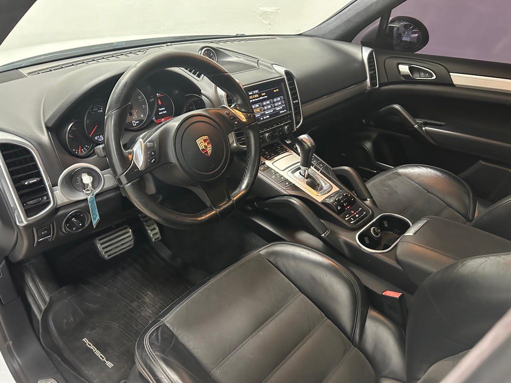 2014 Porsche Cayenne Image 25