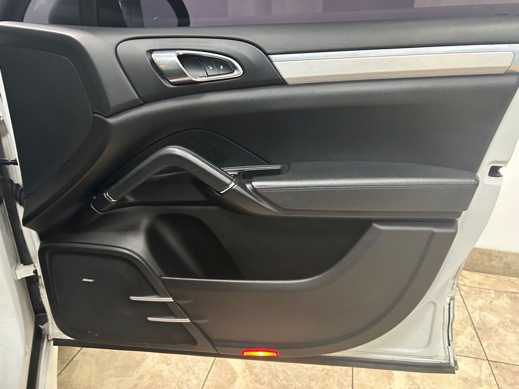 2014 Porsche Cayenne Image 27