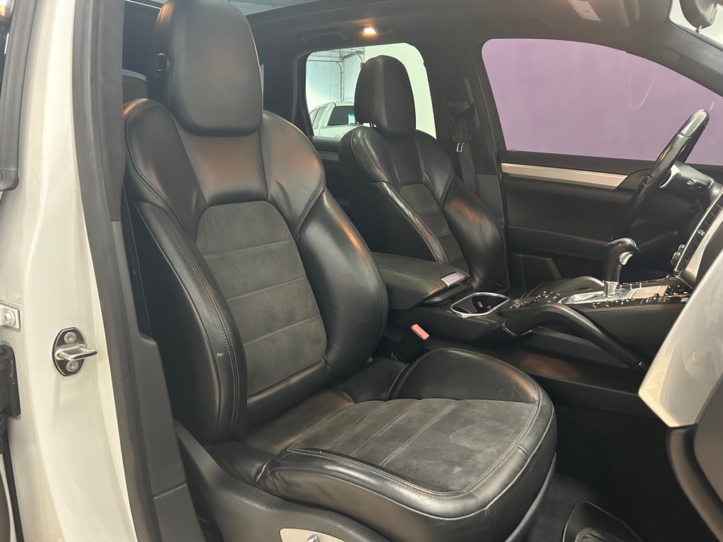 2014 Porsche Cayenne Image 30
