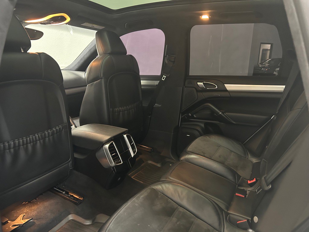 2014 Porsche Cayenne Image 34
