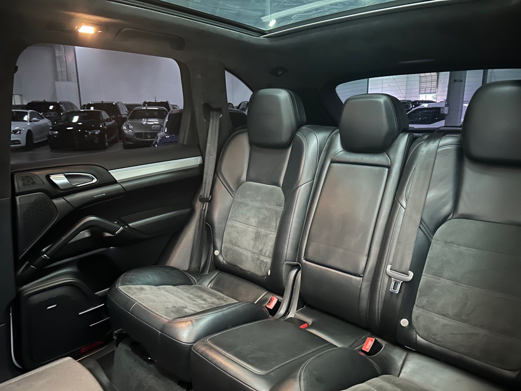 2014 Porsche Cayenne Image 35