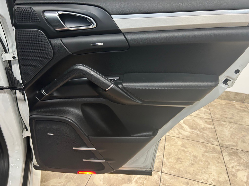 2014 Porsche Cayenne Image 36