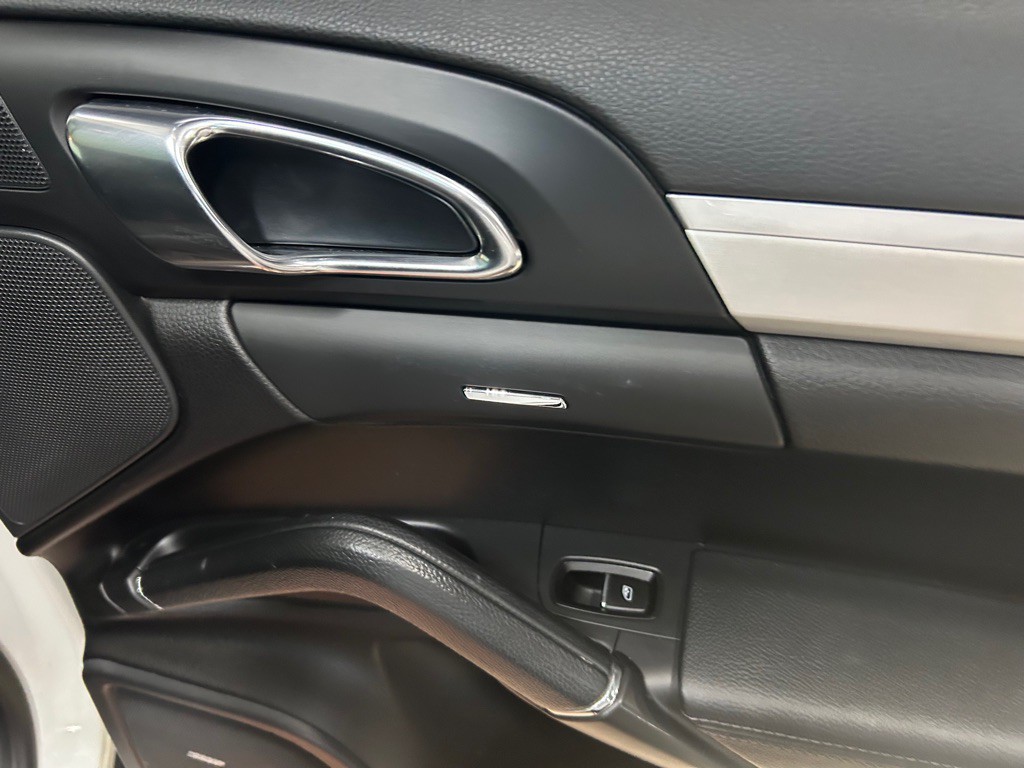 2014 Porsche Cayenne Image 37