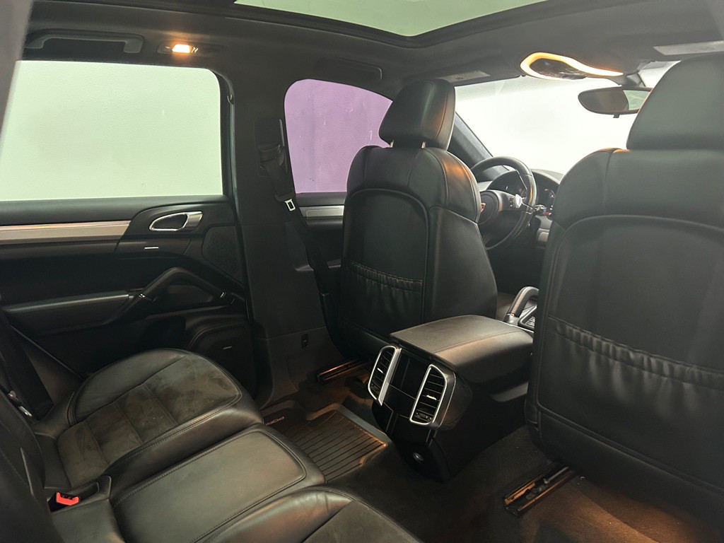 2014 Porsche Cayenne Image 38