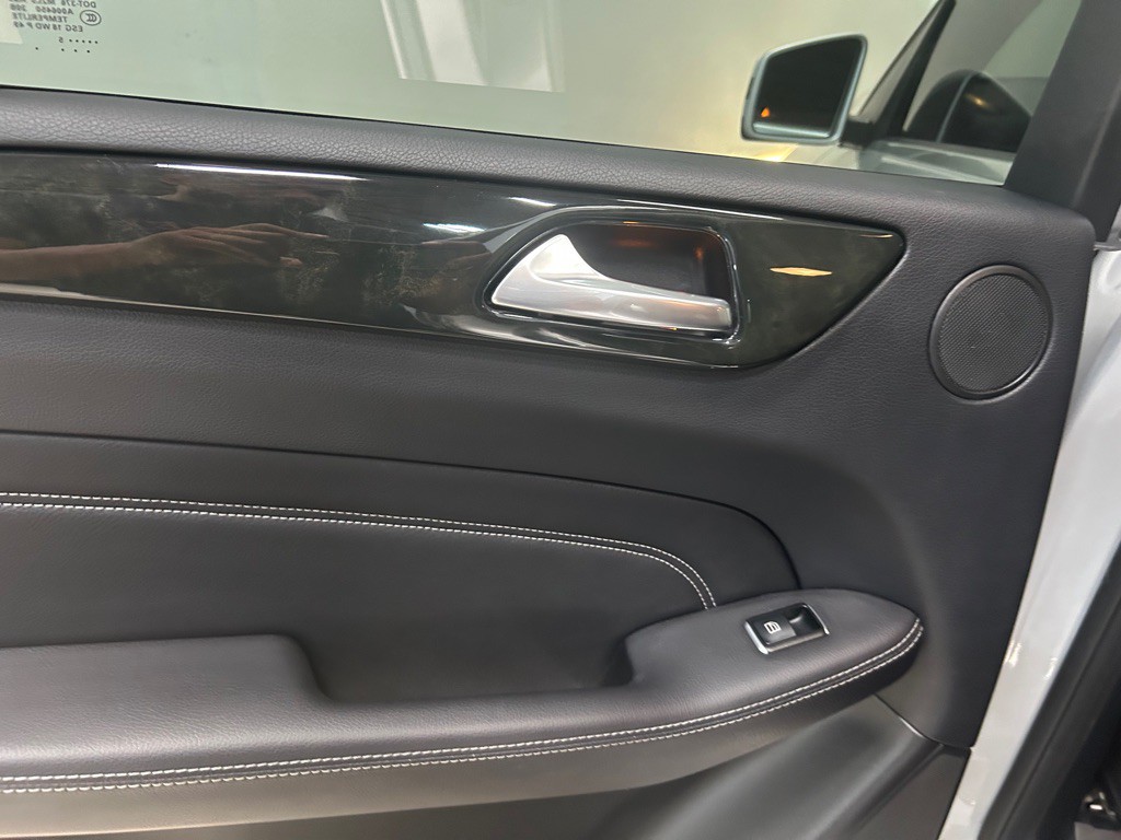 2015 Mercedes-Benz M-Class Image 35