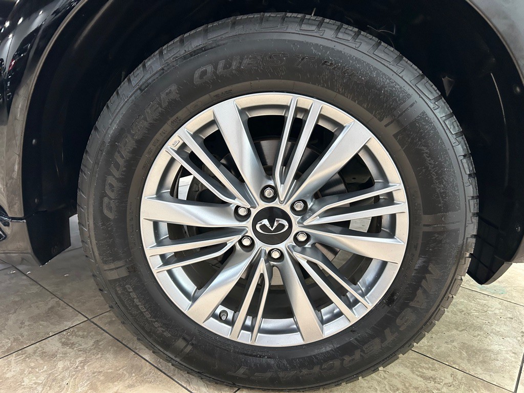 2020 INFINITI QX80 Image 11