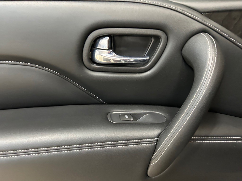 2020 INFINITI QX80 Image 40