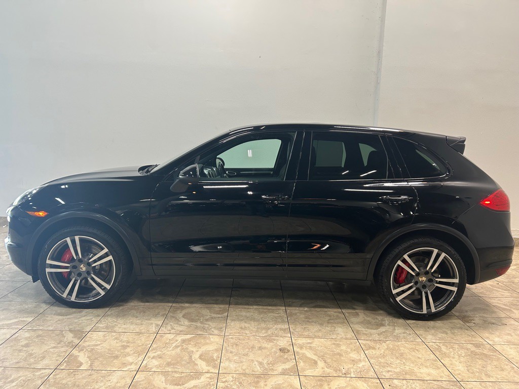 2013 Porsche Cayenne Image 3
