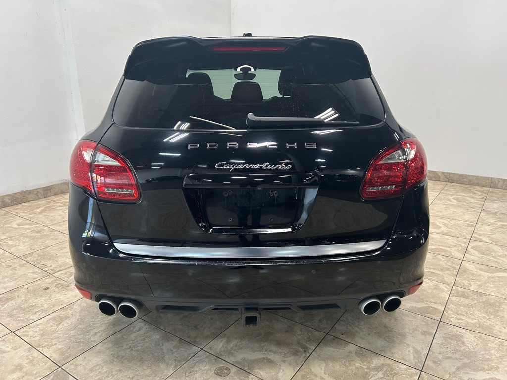 2013 Porsche Cayenne Image 8