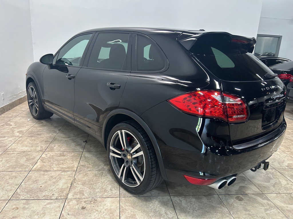 2013 Porsche Cayenne Image 9