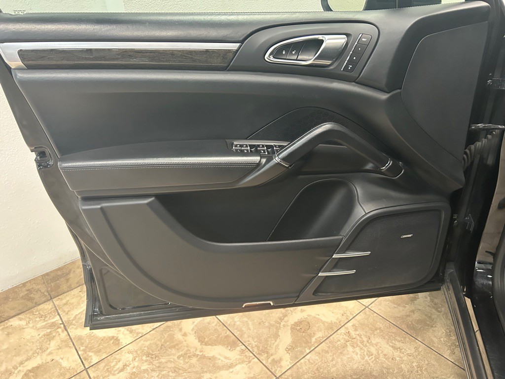 2013 Porsche Cayenne Image 14