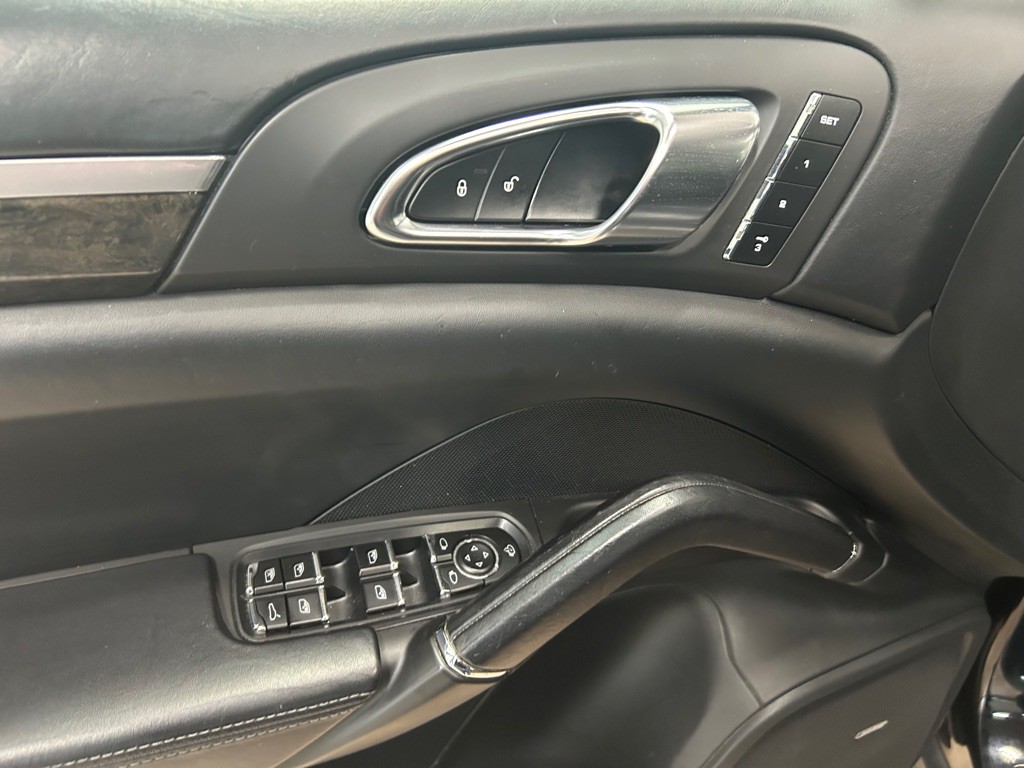 2013 Porsche Cayenne Image 15