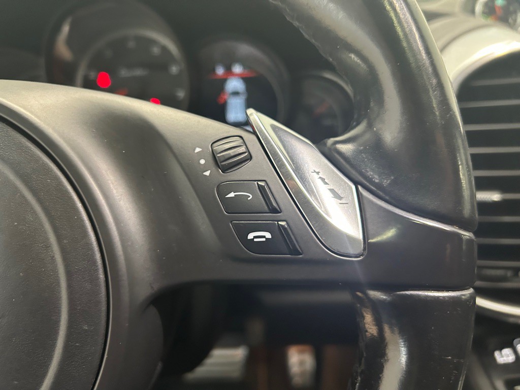 2013 Porsche Cayenne Image 20