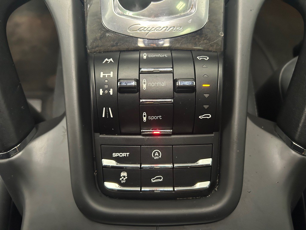2013 Porsche Cayenne Image 21