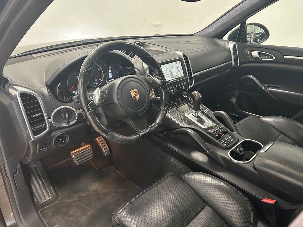 2013 Porsche Cayenne Image 24