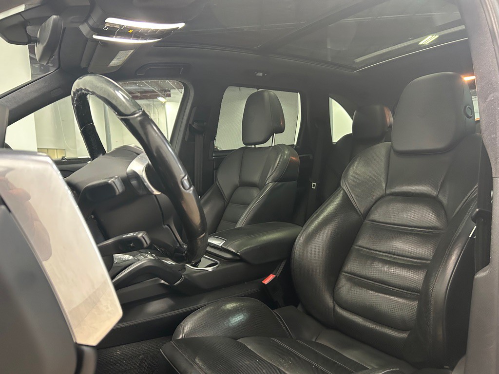 2013 Porsche Cayenne Image 25