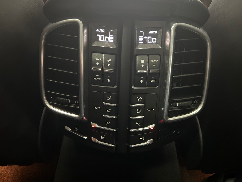 2013 Porsche Cayenne Image 30