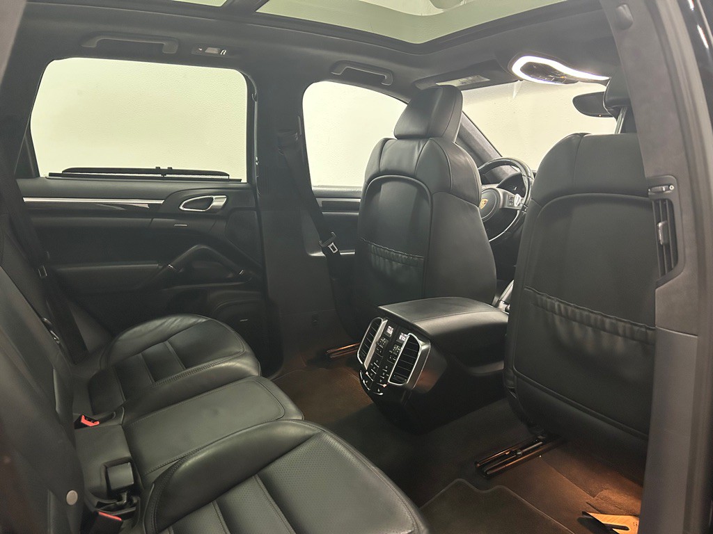 2013 Porsche Cayenne Image 34