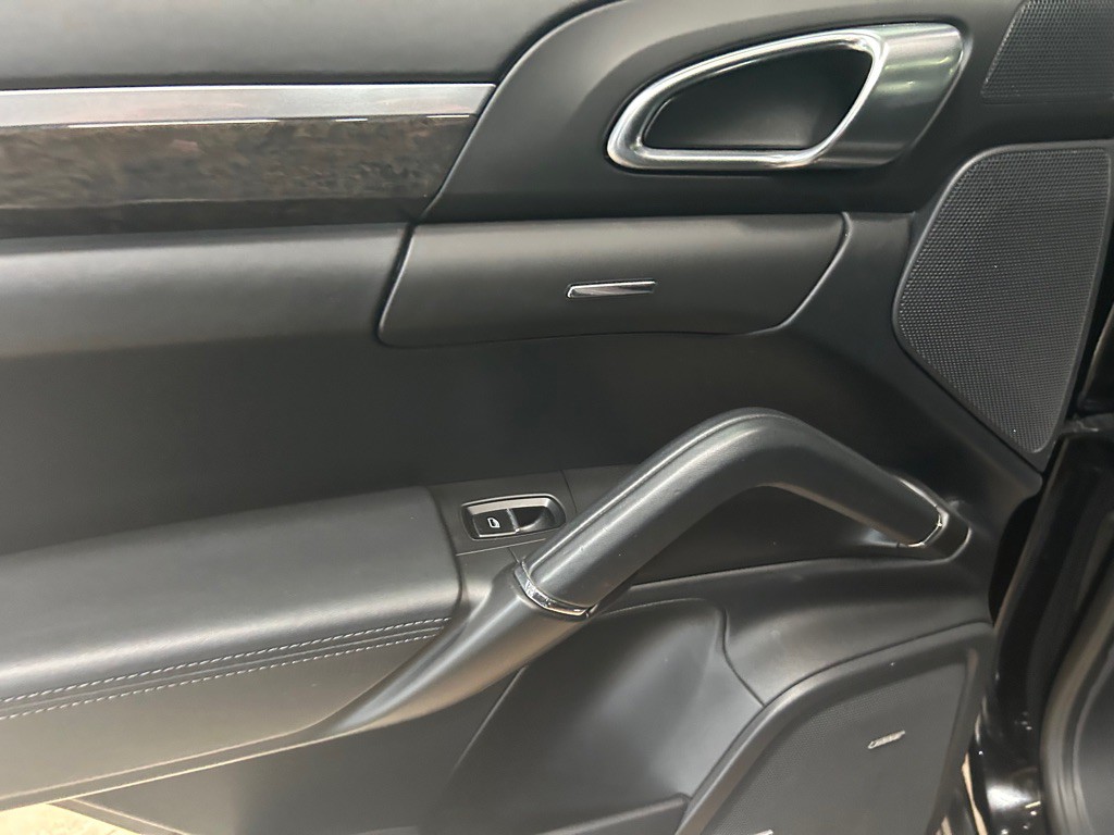 2013 Porsche Cayenne Image 37