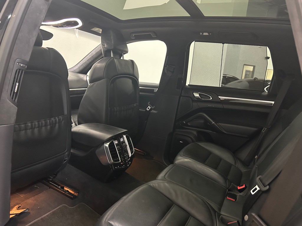 2013 Porsche Cayenne Image 38