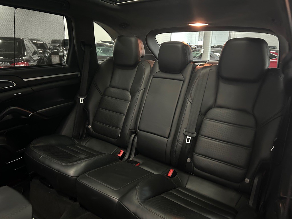 2013 Porsche Cayenne Image 39