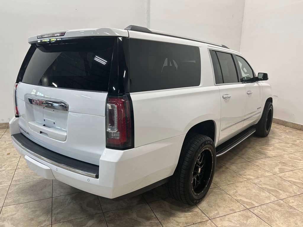 2020 GMC Yukon Image 7